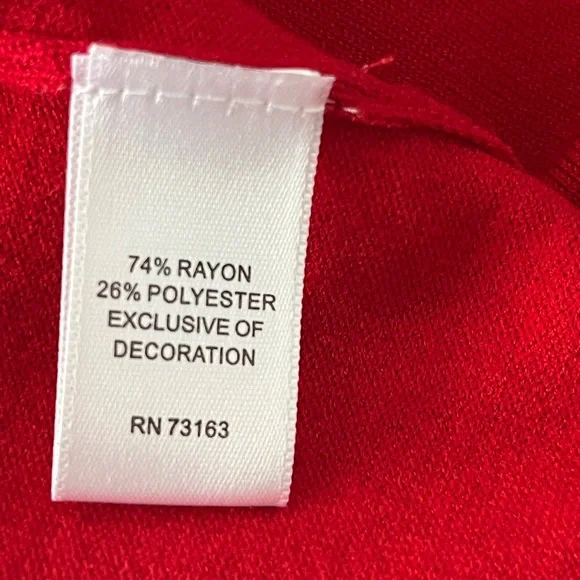 Cable & Gauge Red Bow-Button Cardigan - Picture 7 of 9